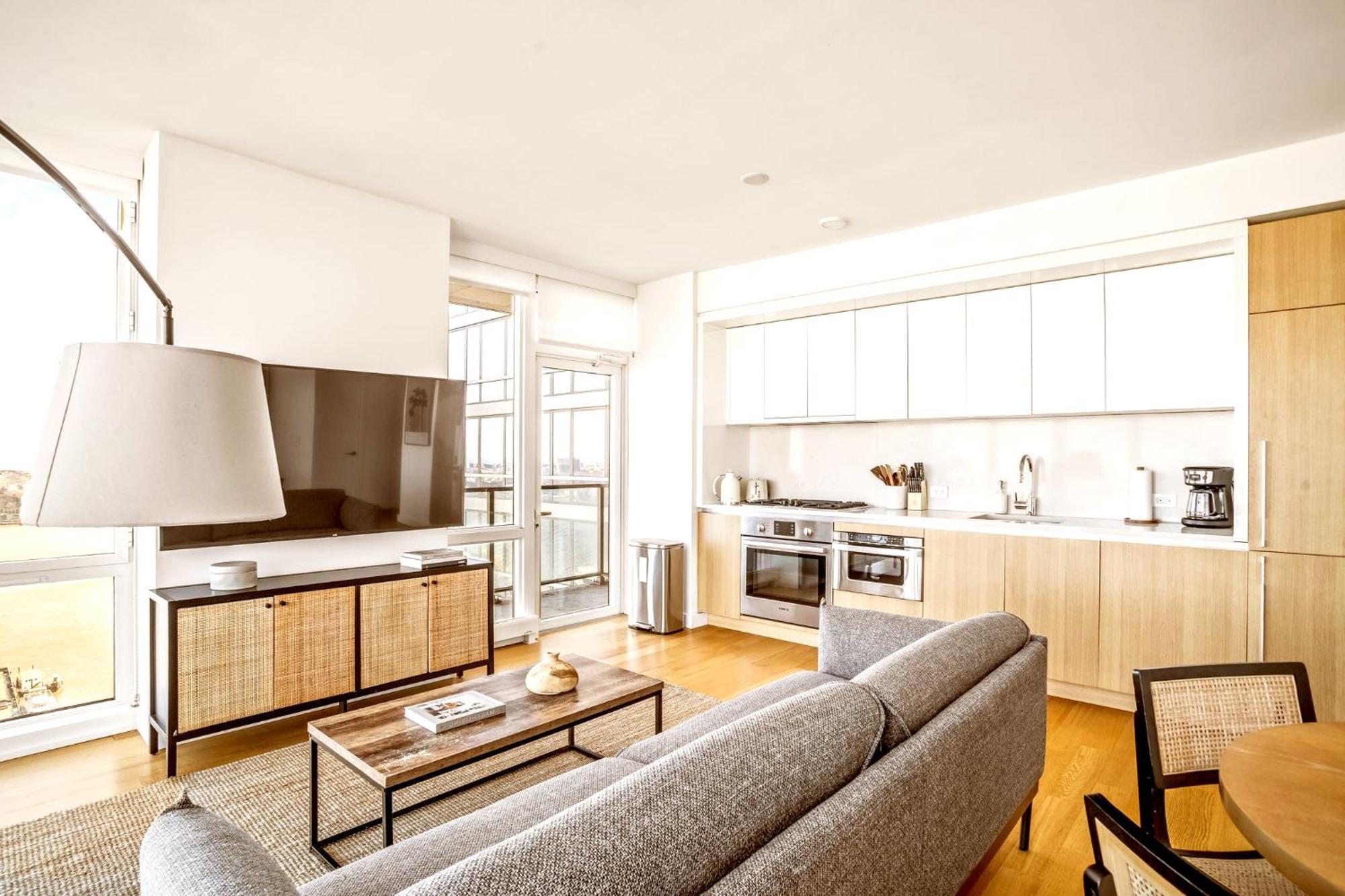 Apartment In The Clouds 2bd 2bath New York