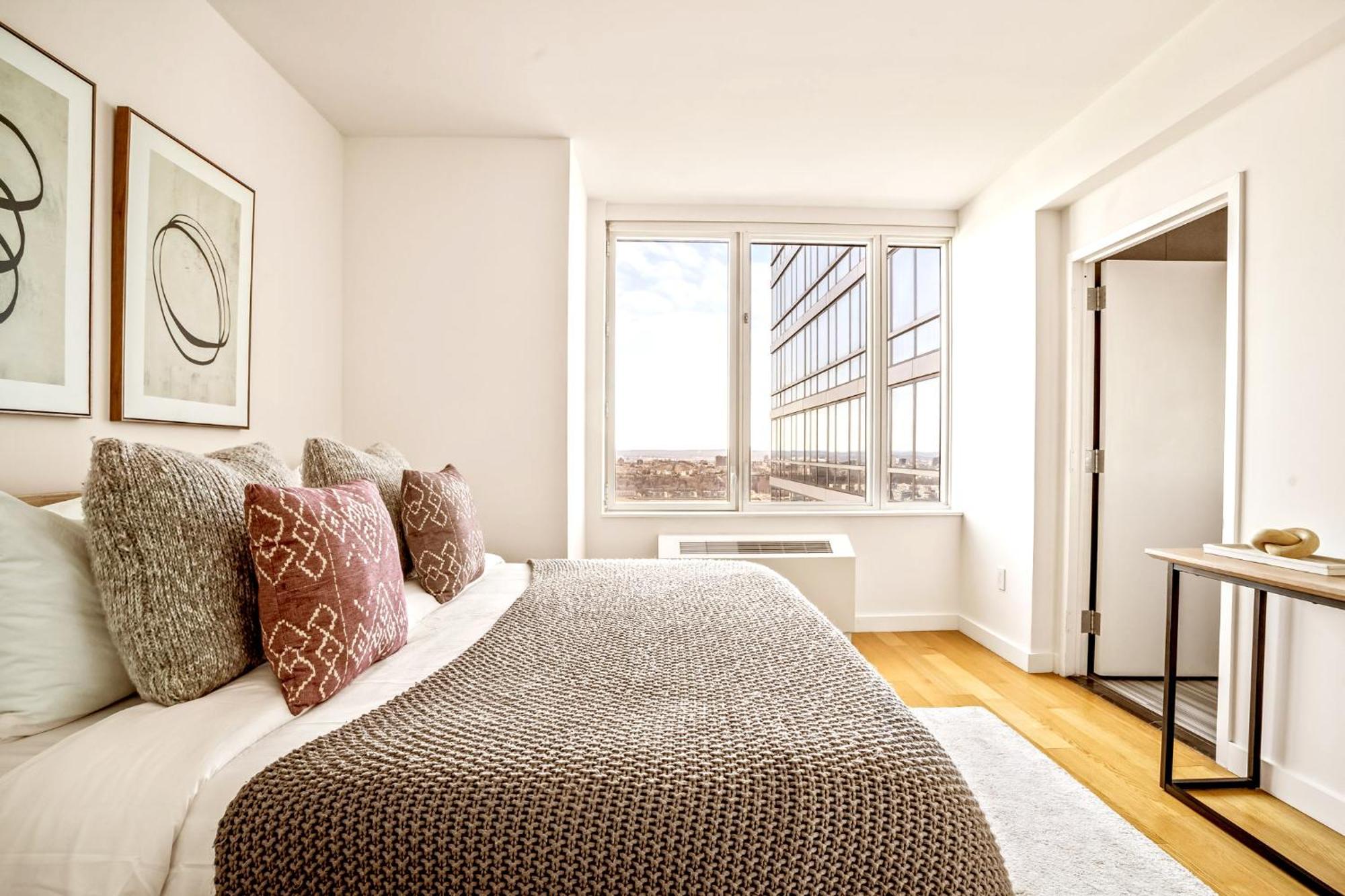 In The Clouds 2bd 2bath Apartment New York