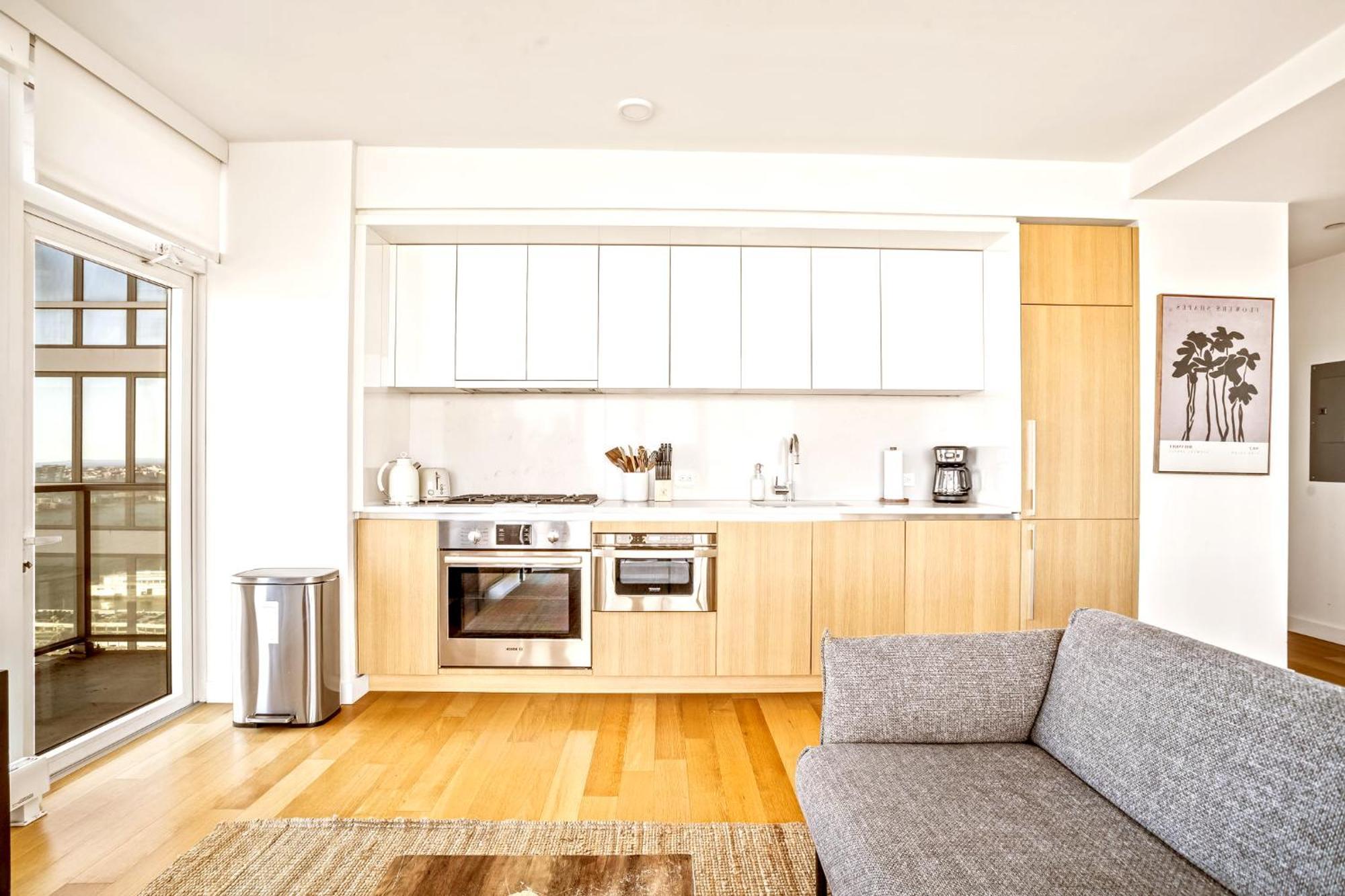 Apartment In The Clouds 2bd 2bath New York